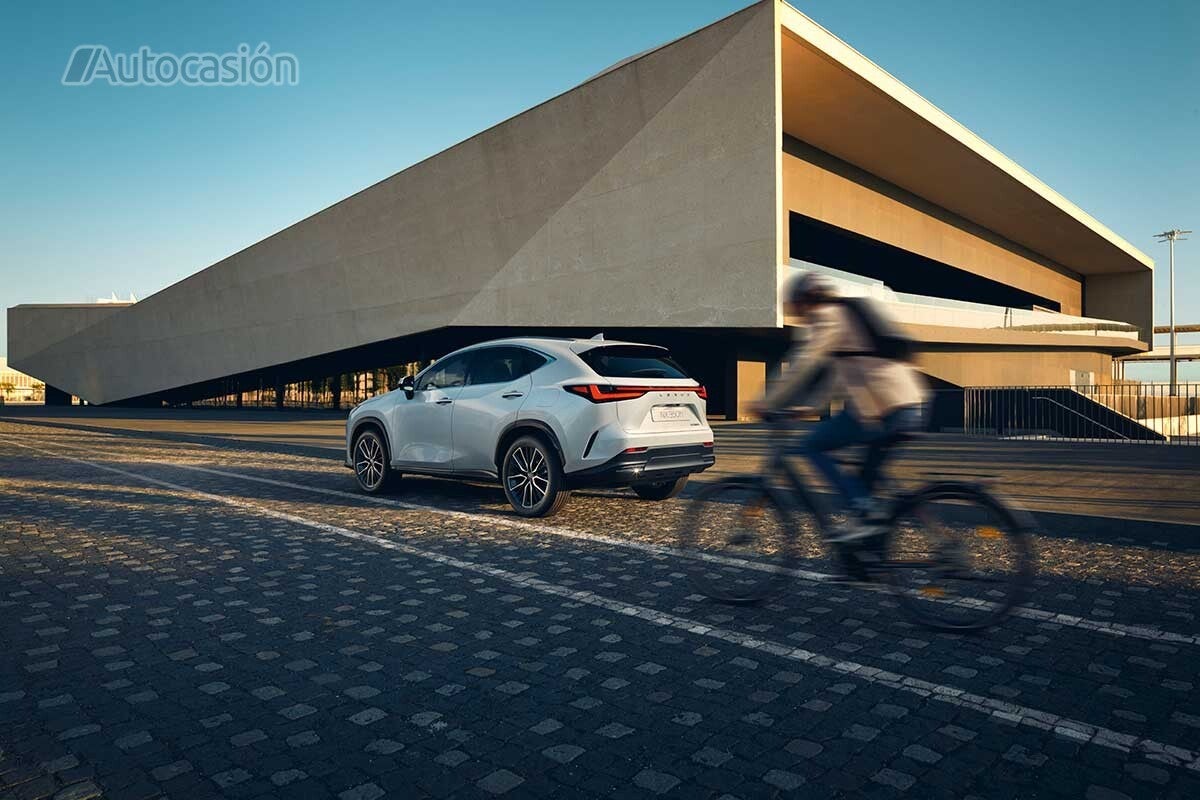 SUV and bikers