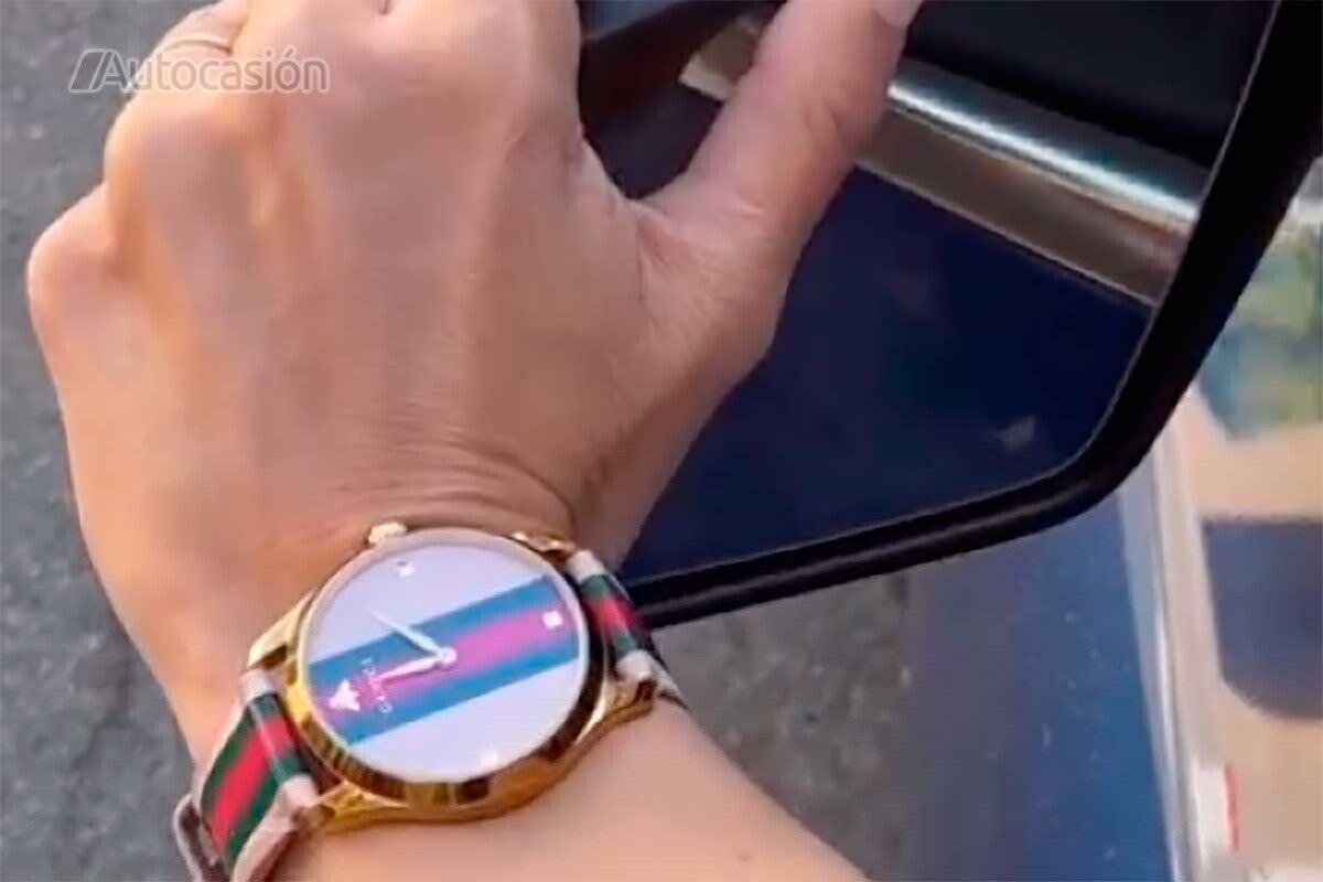 Theft rear view watch
