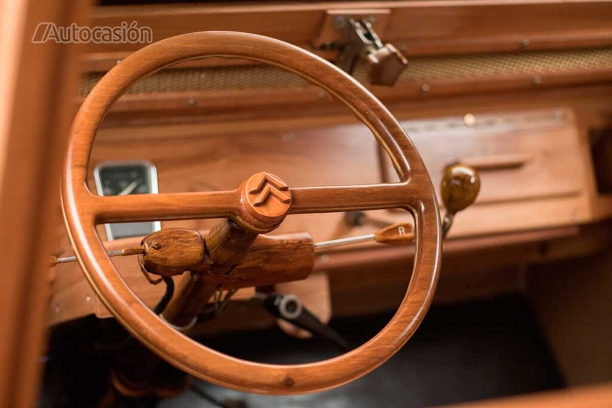 Wooden Citroen 2CV