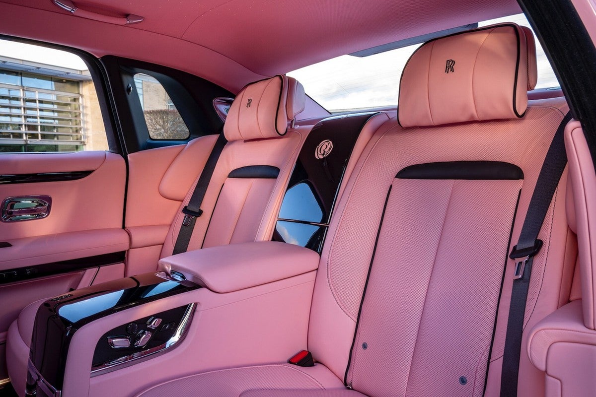 Rolls-Royce Ghost pink