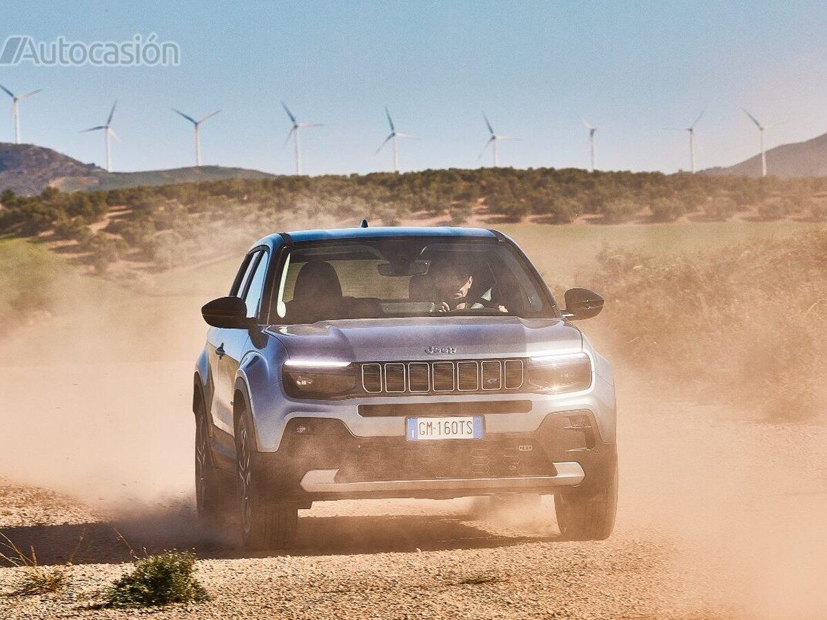 Primera prueba del Jeep Avenger BEV: nuevos caminos - El Periódico de la  Energía