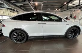 TESLA Model X 100D