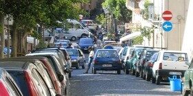 Las ventas de coches caen un 13,1% en España