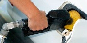 Soria se reunirá hoy con las petroleras para tratar las subidas de la gasolina
