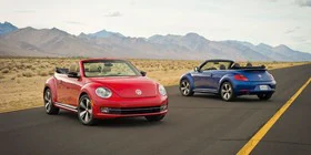 Nuevos Volkswagen Beetle Cabrio y Jetta Hybrid en el Salón de los Ángeles