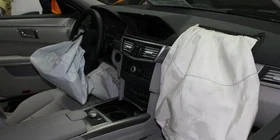 ¿Puede saltar un airbag por dar golpes en el salpicadero?