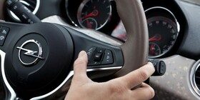 El Opel Adam incorpora el control interactivo por voz Siri Eyes Free de Apple