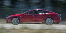 Tesla ya gana a BMW, Mercedes y Audi en Europa