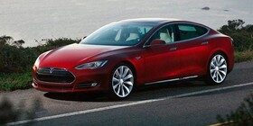 Tres Tesla S calcinados en 6 semanas