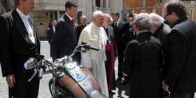 La Harley-Davidson del Papa, subastada por 210.000 euros