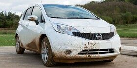 Nissan crea el coche que se lava solo