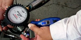 VÍDEO | Cómo comprobar la presión de los neumáticos