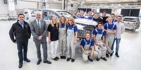 Aprendices de VW crean un Golf GTI único