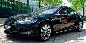 Uber comprará varios Tesla de conducción autónoma