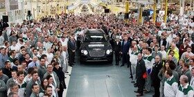 Sale de fábrica el primer Bentley Bentayga