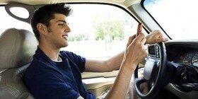 Uno de cada cuatro conductores usa el móvil mientras conduce