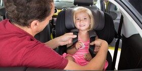 10 consejos para viajar con niños de forma segura este verano
