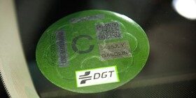 La DGT envía distintivos ambientales a coches