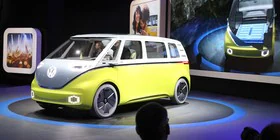 VW ID Buzz Concept, la mítica furgo VW resucita en Detroit 2017 electrificada