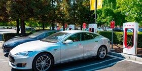 El Corte Inglés instala cargadores Tesla en sus parkings