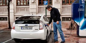 Qué beneficios tienen los coches híbridos y eléctricos en Madrid