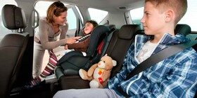 Tres de cada cinco padres ponen en peligro a sus hijos mientras conduce