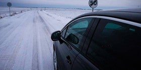 ¿Qué deberías llevar en el coche durante el invierno?