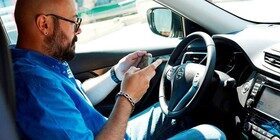Cambios en el carnet por puntos: 6 puntos por utilizar el móvil al volante