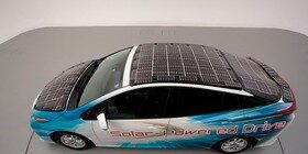 Toyota prueba este Prius con paneles solares
