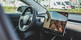 VÍDEO | La actualización V10.0 de Tesla incluye Netflix