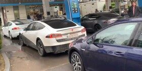 La venganza del coche eléctrico: bloquean una gasolinera en Croacia