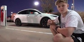 Un youtuber se graba más de 2.000 km con el Autopilot de Tesla