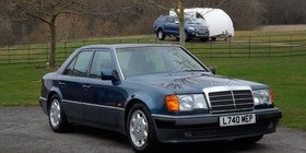 Rowan Atkinson (Mr.Bean) subasta uno de sus Mercedes Clase E
