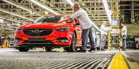 Las fábricas de coches y componentes reanudan su actividad