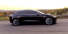 Compra, sin querer, 28 Tesla Model 3 y la factura es de aupa