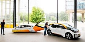 El coche solar que sirve para recargar vehículos eléctricos