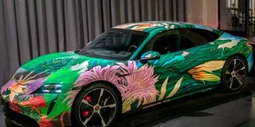 El Porsche Taycan más artístico, subastado por 168.000 euros