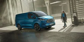 Nueva Ford E-Transit Custom 2022: cargada de electricidad