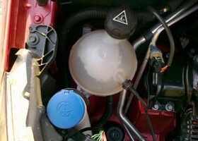 La falta de líquido refrigerante puede provocar que quemes el motor.