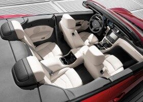 El interior es lujoso, característica principal de Maserati.
