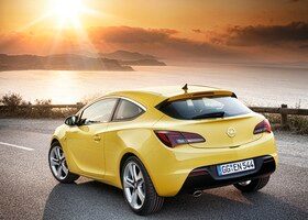 Imagen agresiva la del Opel Astra GTC.