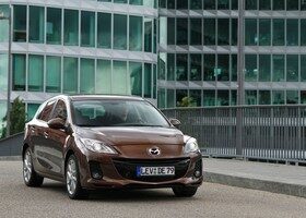 El frontal del Mazda3 ha sido rediseñado para enfatizar el dinamismo que transmite el vehículo.
