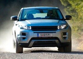 Con la Land Rover Experience tus allegados podrán sentir lo que es conducir fuera de carretera.