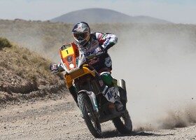 El español Marc Coma ya es líder entre las motos.