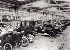 Opel cumple 150 años con la idea de seguir siendo una marca de referencia.