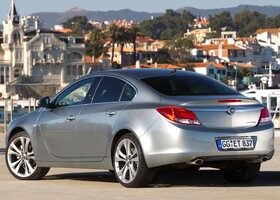 El Opel Insignia BiTurbo llega a España por un precio de partida de 32.524 euros.
