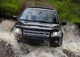 El nuevo Land Rover Freelander sigue defendiéndose como pez en el agua cuando las condiciones se complican.