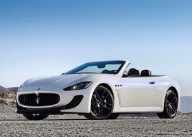 La elegancia de este Maserati descapotable es evidente.