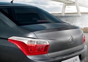 Detalle de la zaga del nuevo Citroën C-Elysee.