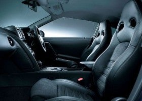 El interior del Nissan GT-R 2013 es muy similar al que ya conocemos.